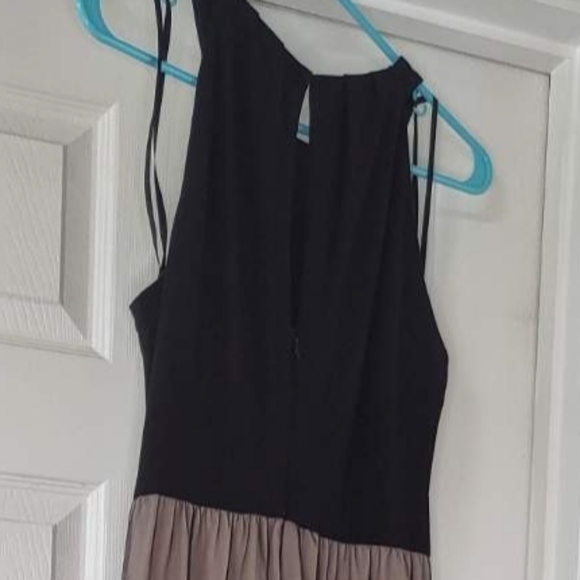 Prom dress - Picture 2 of 5